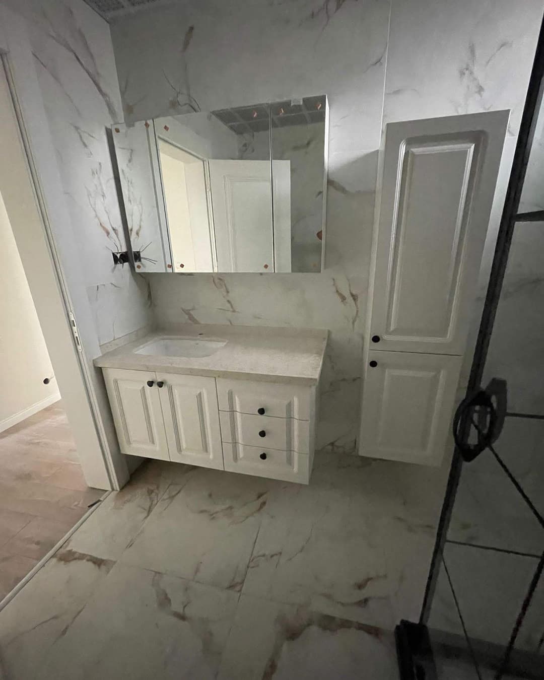 Banyo Dolabı